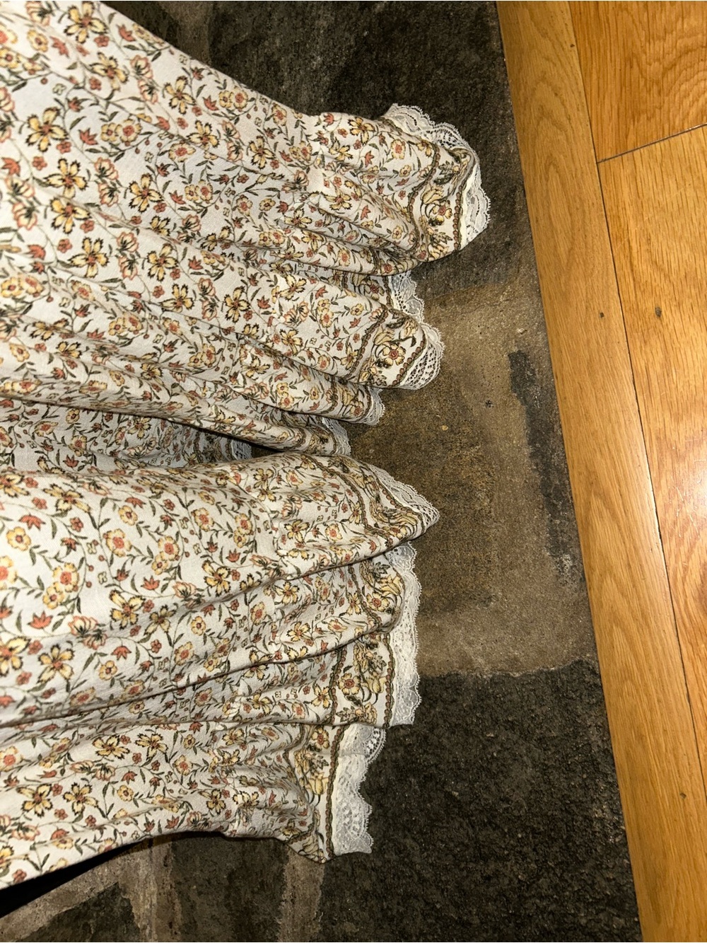Floral V-Neck Maxi Dress in Ivory and Yellow XL - Picture 4 of 6